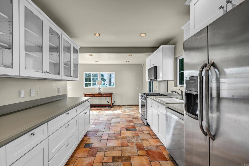 325 13th Street Property Photo 12