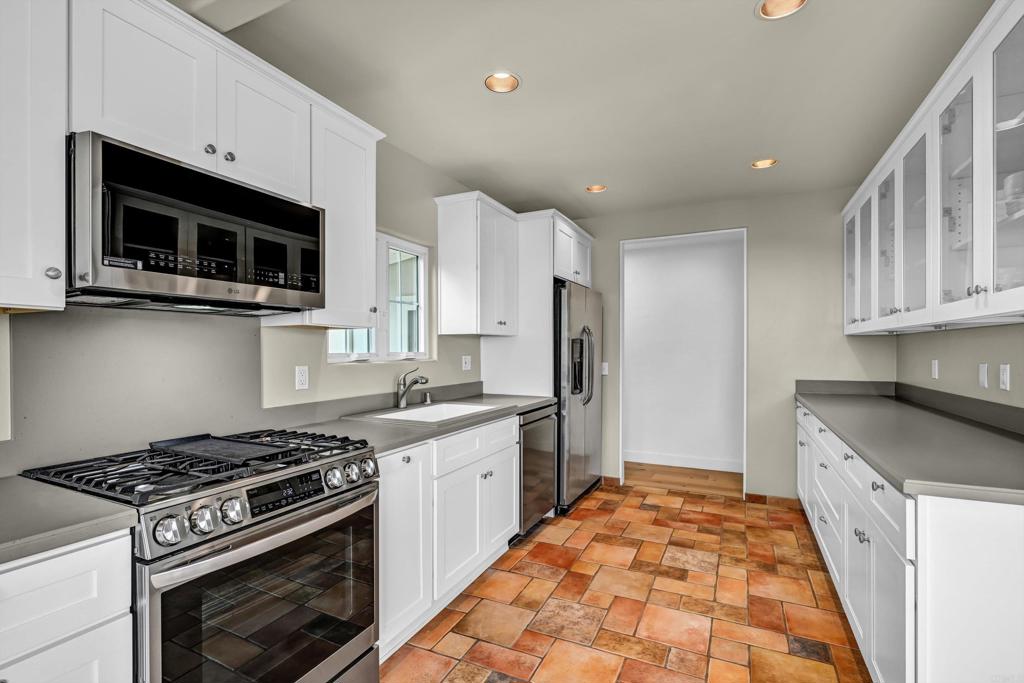 325 13th Street Property Photo 14