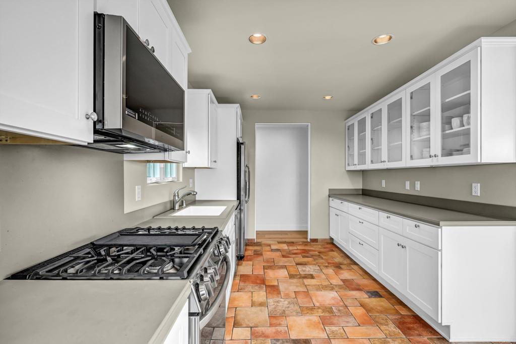 325 13th Street Property Photo 15