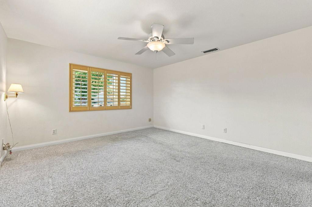 43154 Parkway Avenue Property Photo 34