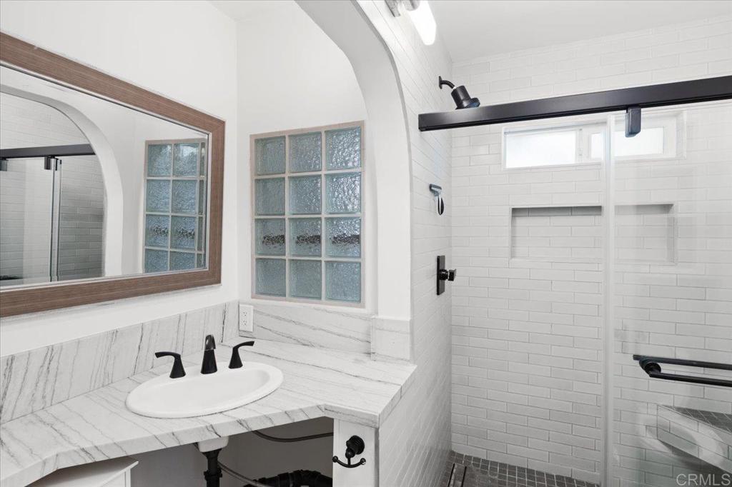 1923 S Tremont Street Property Photo 31