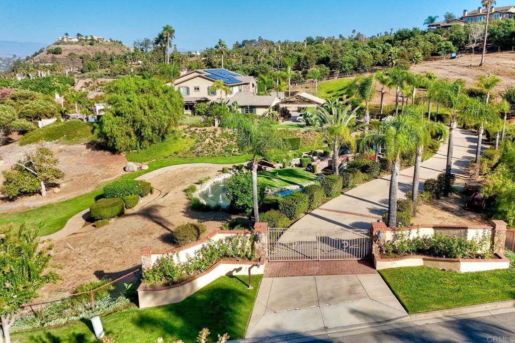 30893 Villa Toscana Property Photo 3