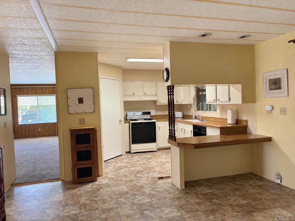 1930 W San Marcos Boulevard 400 Property Photo 6