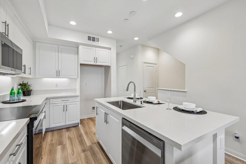 518 Limestone Court Property Photo 6
