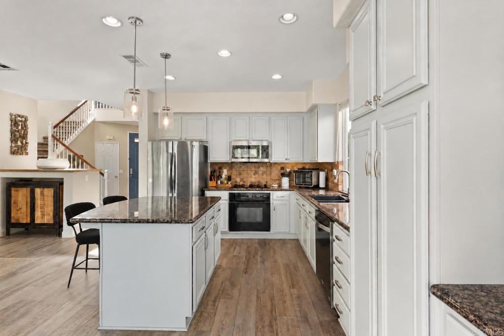 1300 Enchante Way Property Photo 12