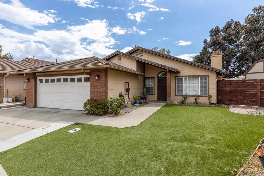 157 S Mercedes Road Property Photo 3