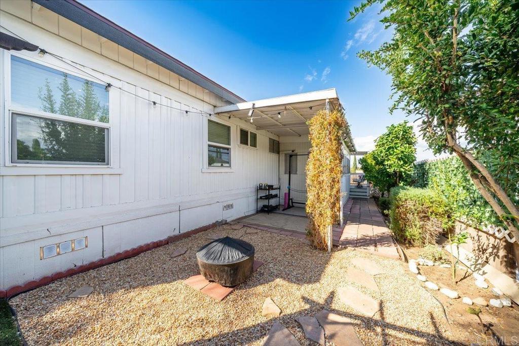 1575 W Valley Pkwy 2 Property Photo 42