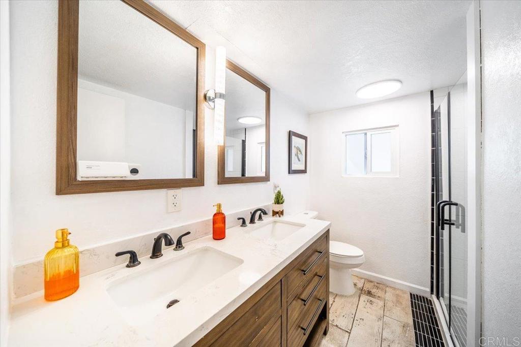 1575 W Valley Pkwy 2 Property Photo 67