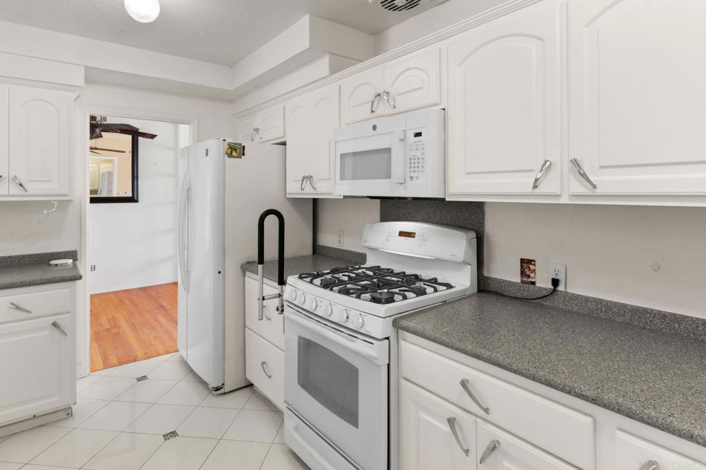 389 First Avenue Property Photo 10