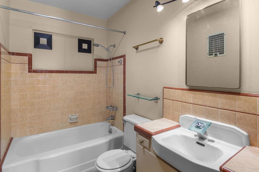 389 First Avenue Property Photo 22