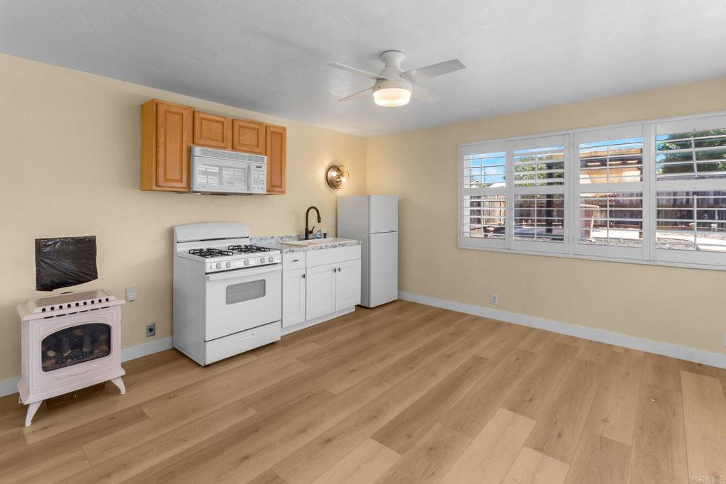 389 First Avenue Property Photo 24