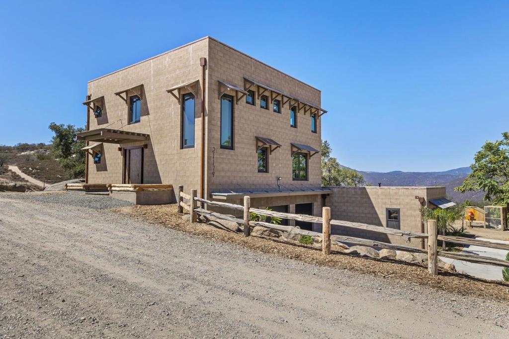 21179 Sutherland Dam Road Property Photo 16