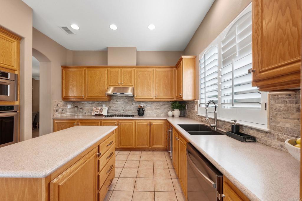 38669 Muirfield Dr Property Photo 11