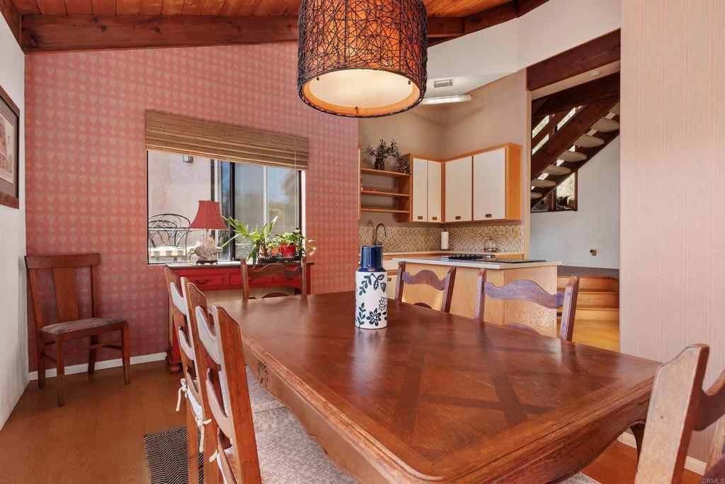 28338 Meadow Glen Way W Property Photo 9