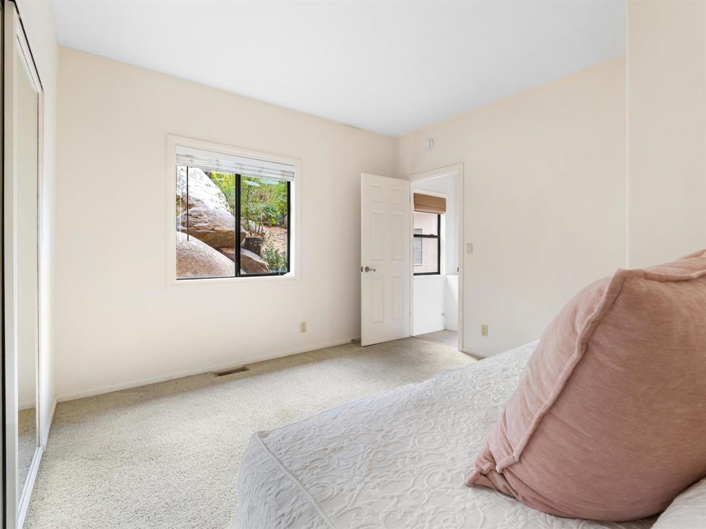 28338 Meadow Glen Way W Property Photo 24