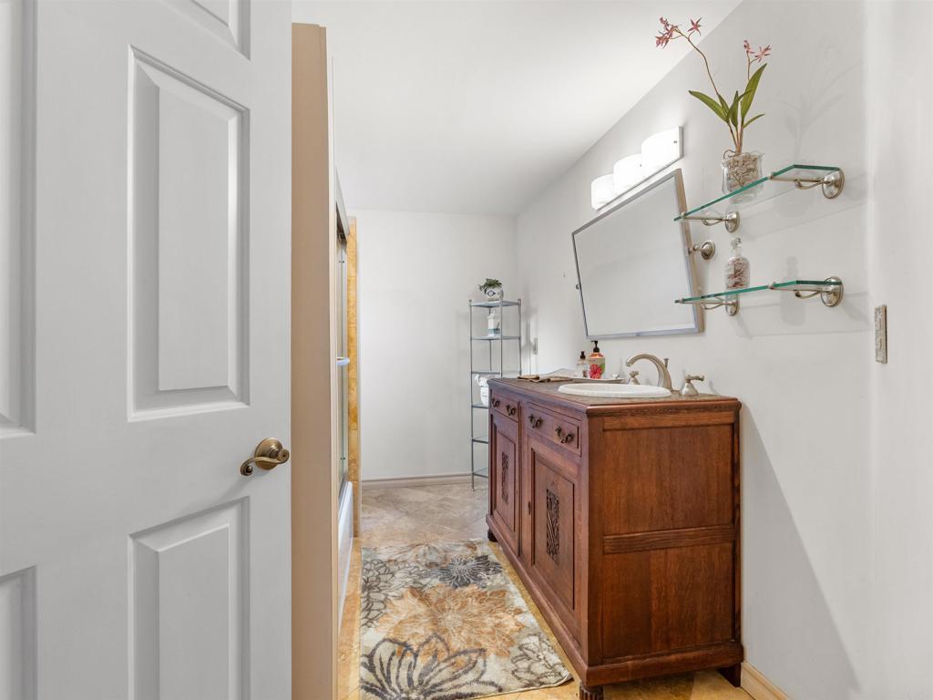 28338 Meadow Glen Way W Property Photo 29