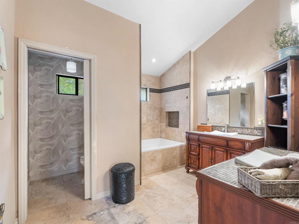 28338 Meadow Glen Way W Property Photo 41