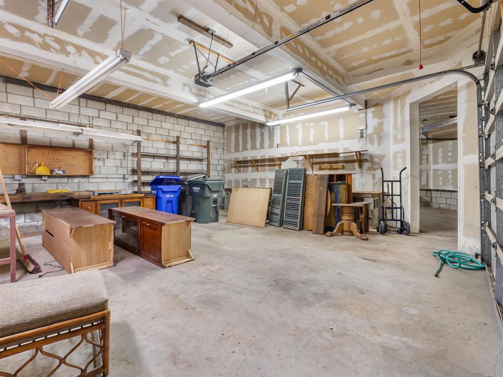 28338 Meadow Glen Way W Property Photo 46