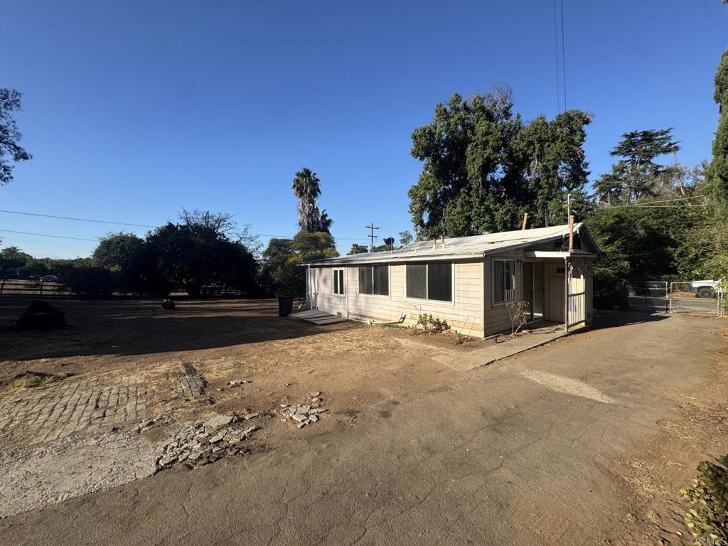 726 Valley Drive Property Photo 5