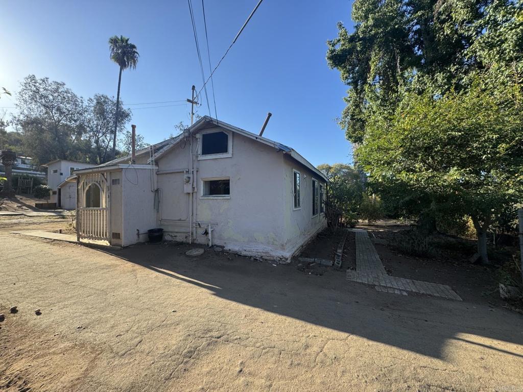 726 Valley Drive Property Photo 6