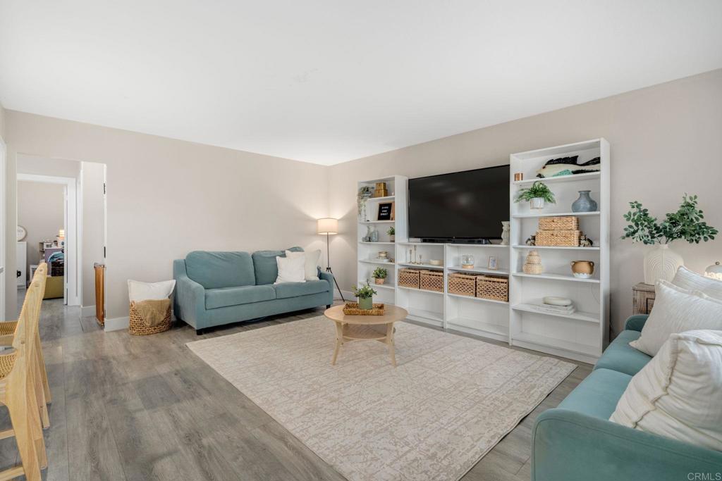 21460 Vine Street Property Photo 4