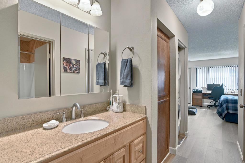 321 N Melrose Drive B Property Photo 10