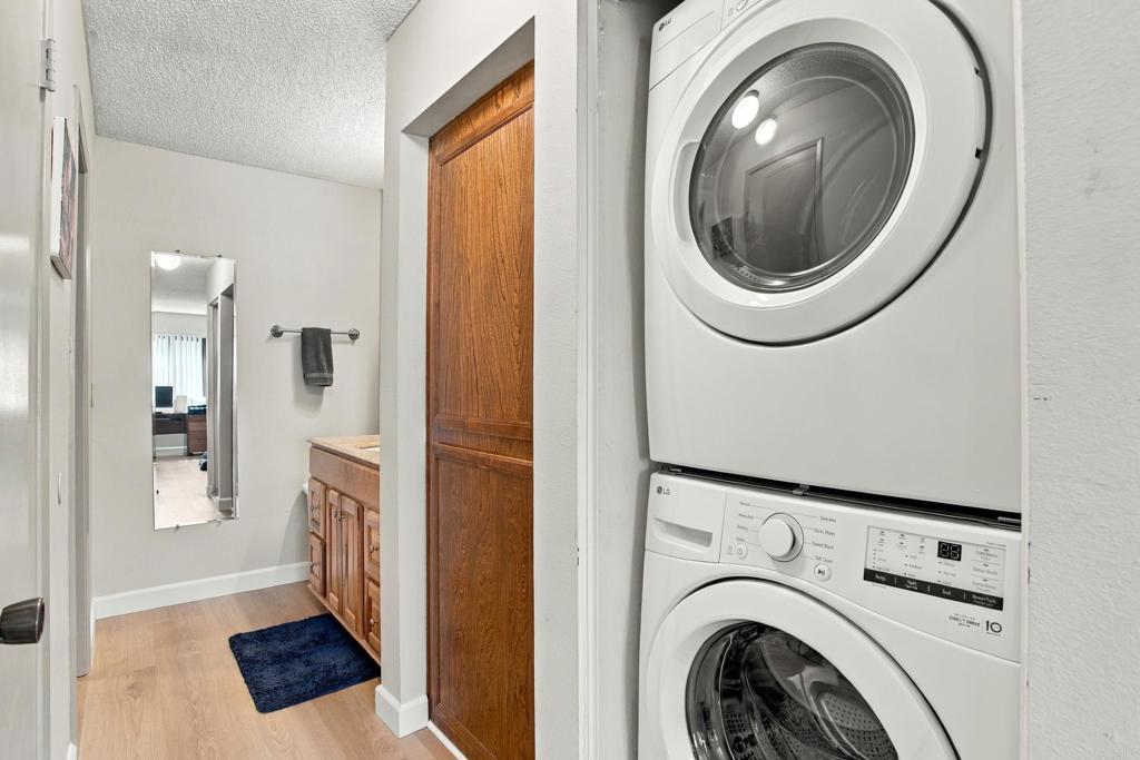 321 N Melrose Drive B Property Photo 12