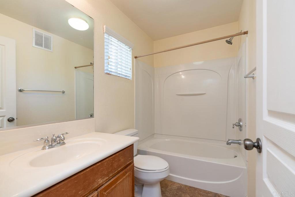 564 Almond Road Property Photo 10