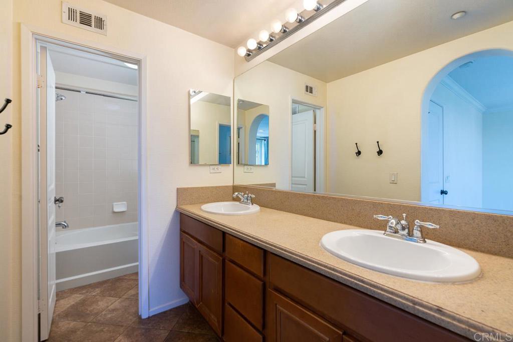 564 Almond Road Property Photo 14