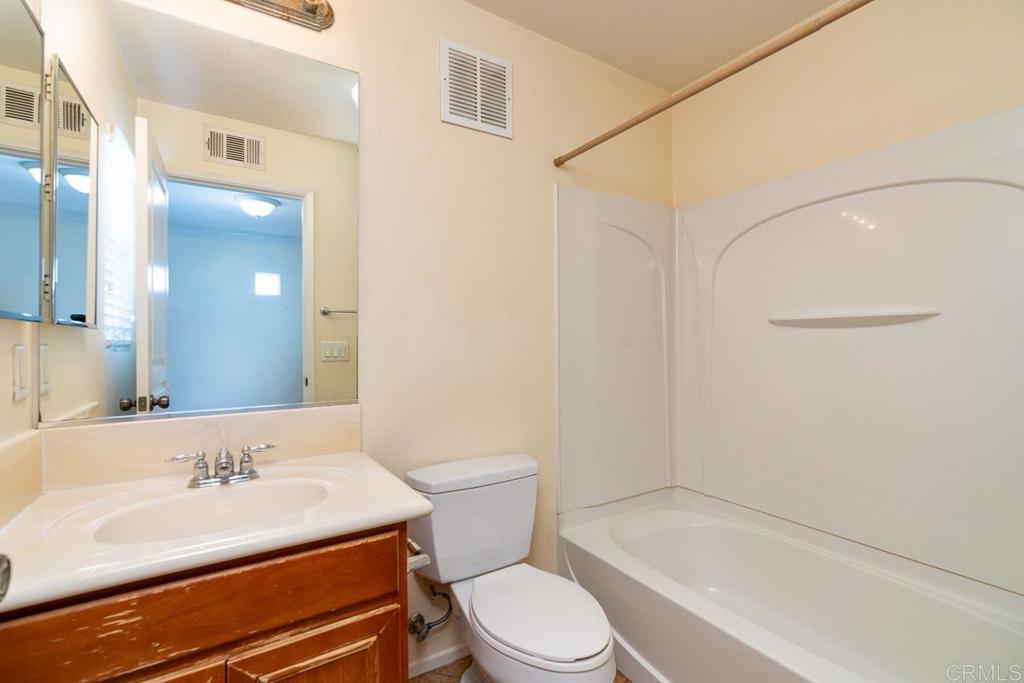 564 Almond Road Property Photo 18