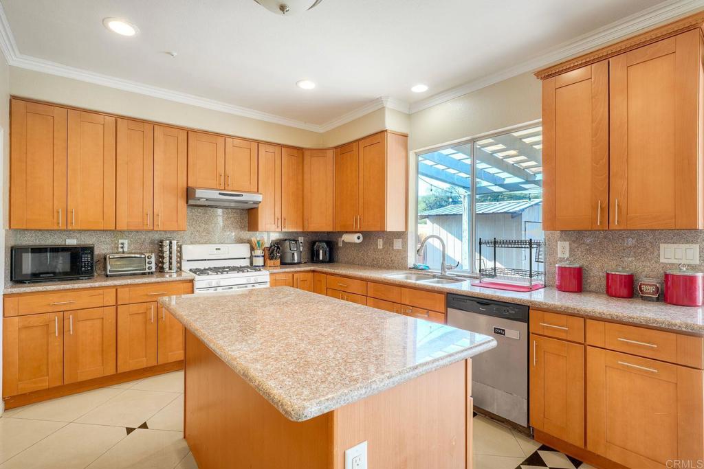 831 Pohl Place Property Photo 1
