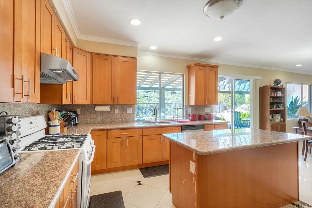 831 Pohl Place Property Photo 8