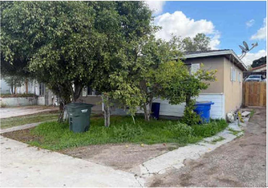 716 Civic Center Drive Property Photo 1