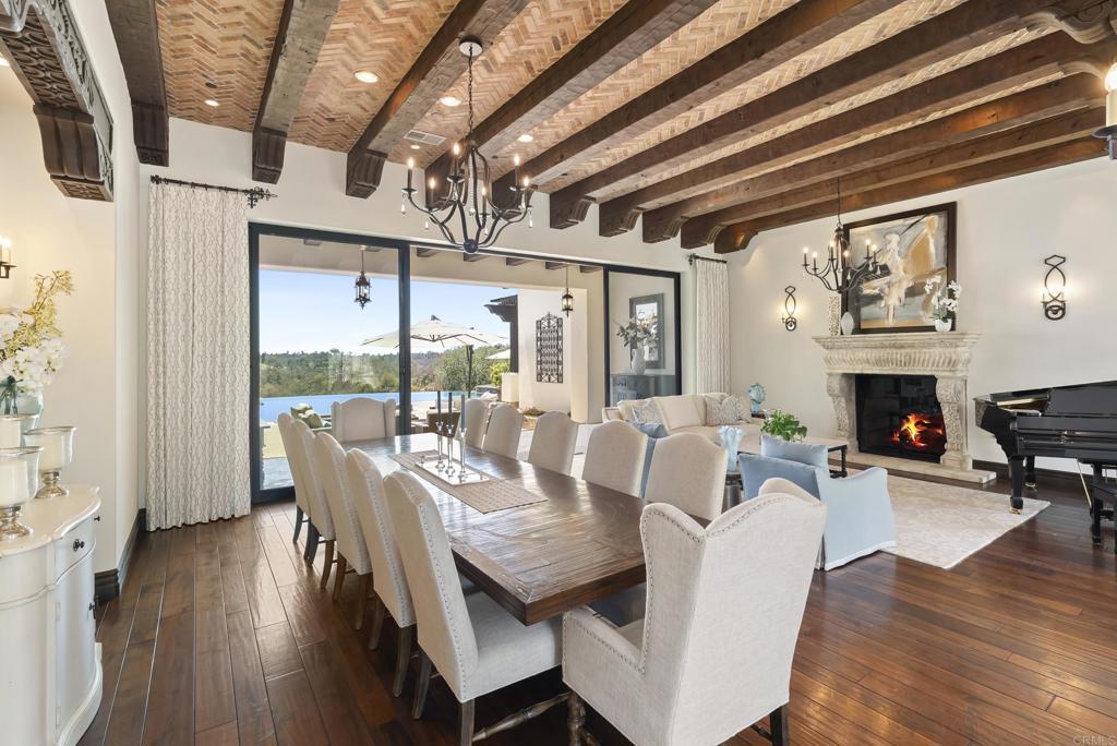 5293 La Glorieta Property Photo 5