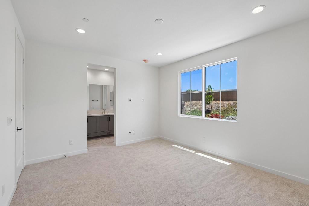 4949 Thistle Way Property Photo 16