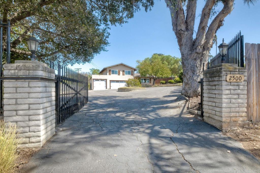 2500 Cranston Drive Property Photo 4