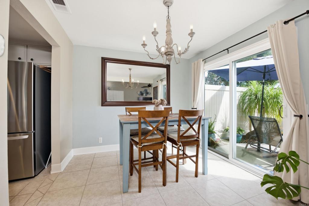 3553 Coconut Way Property Photo 6