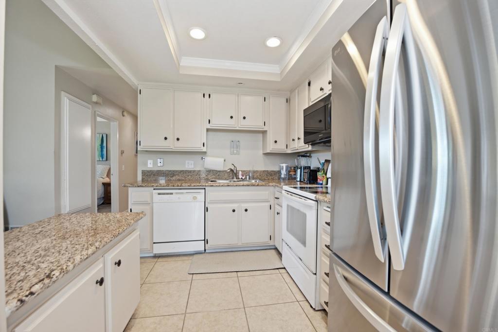 3553 Coconut Way Property Photo 8