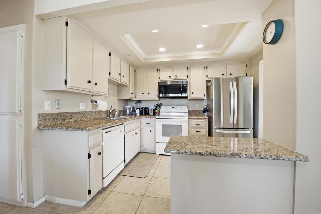 3553 Coconut Way Property Photo 11