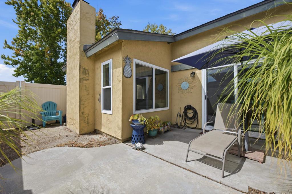 3553 Coconut Way Property Photo 23