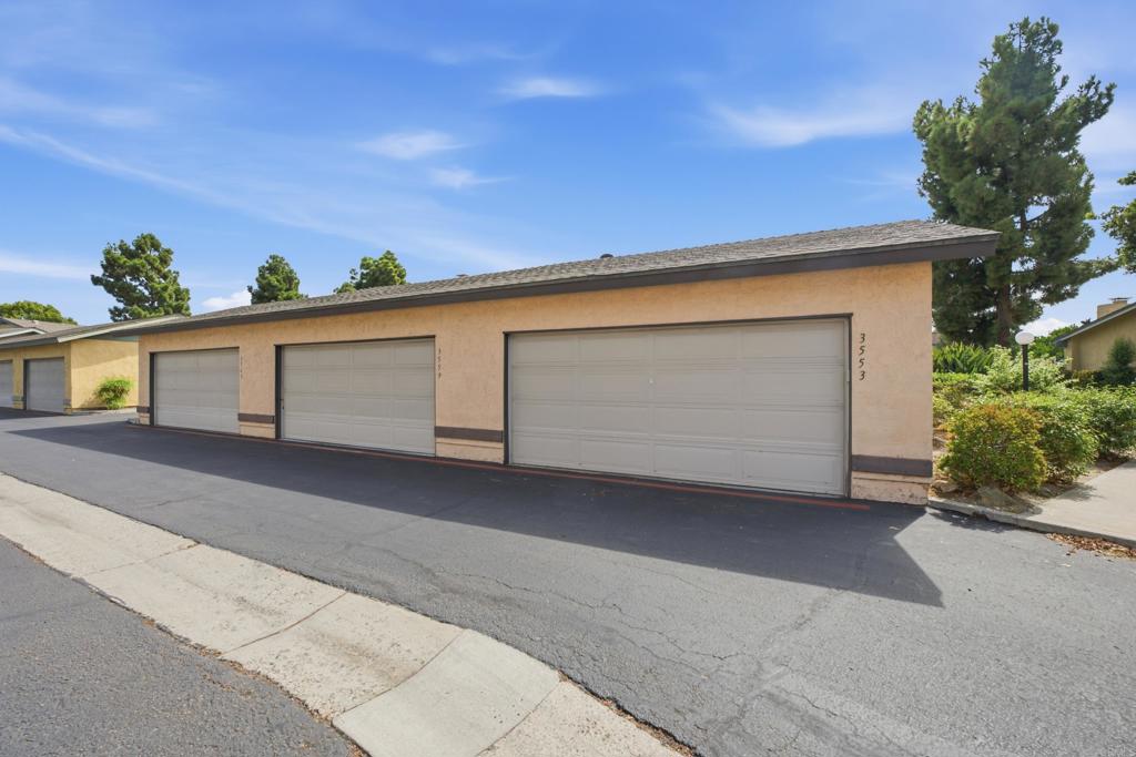 3553 Coconut Way Property Photo 24