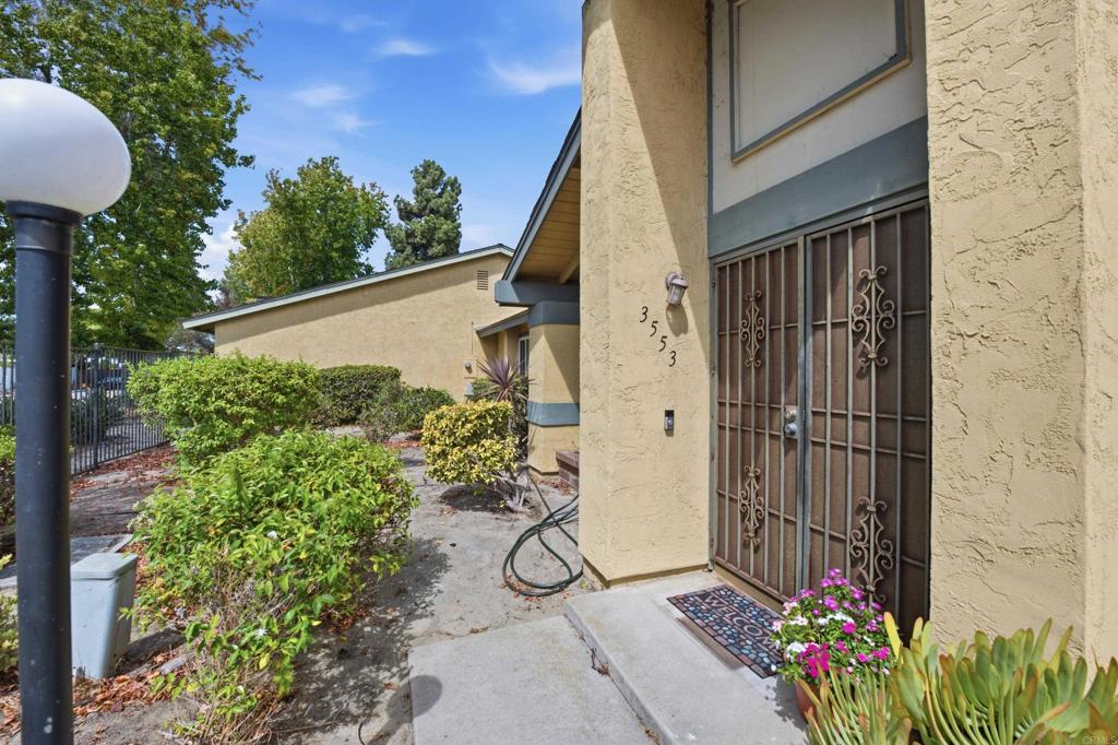 3553 Coconut Way Property Photo 25