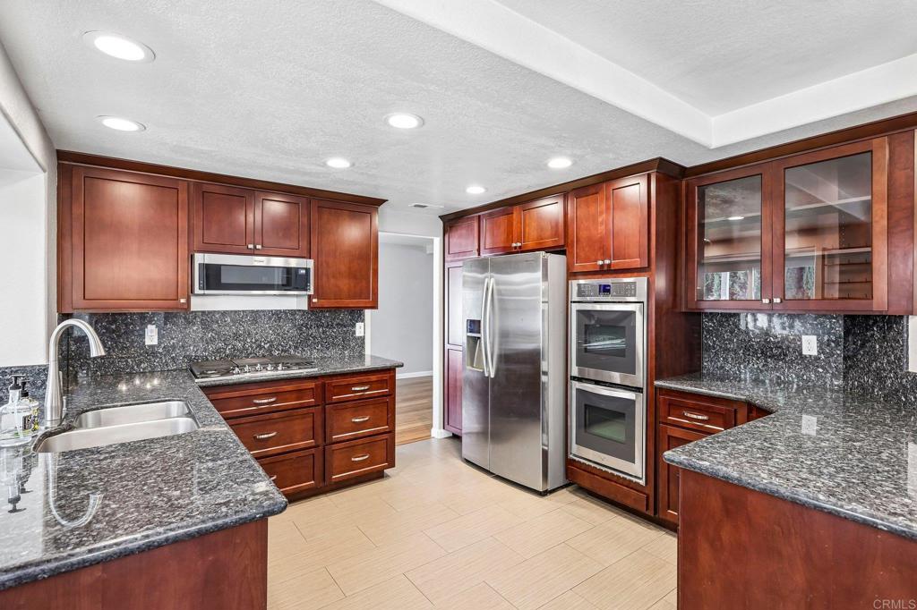 10168 Diamond Head Court Property Photo 8