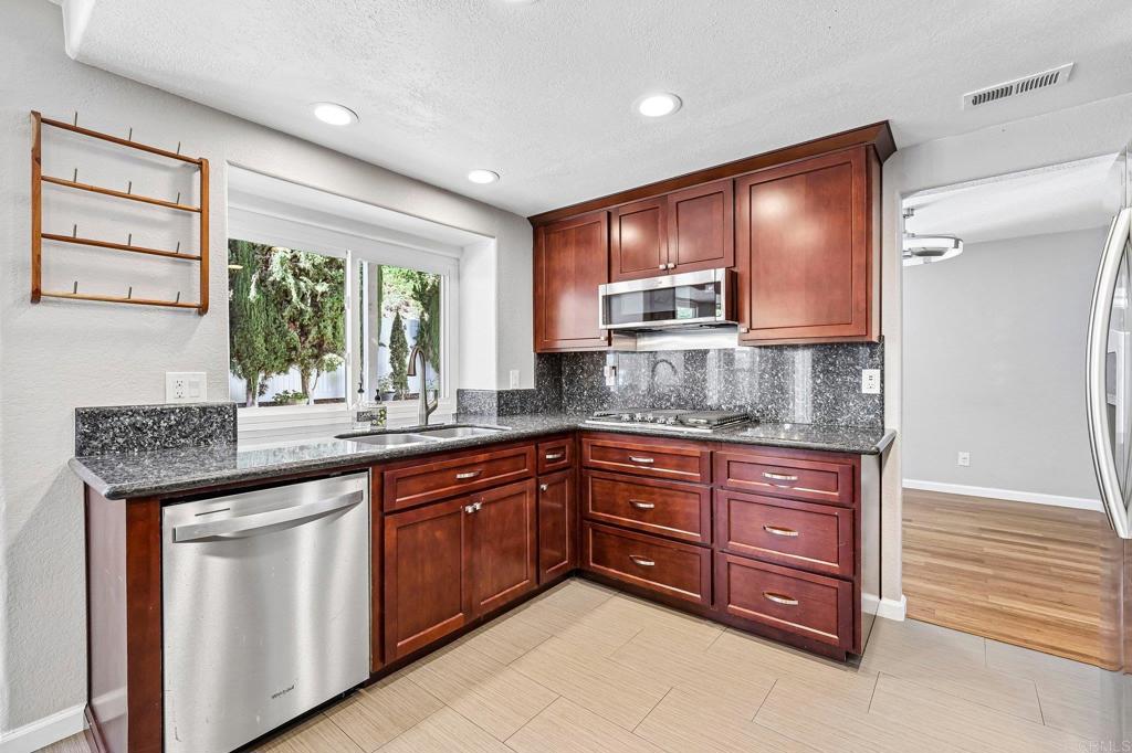 10168 Diamond Head Court Property Photo 10
