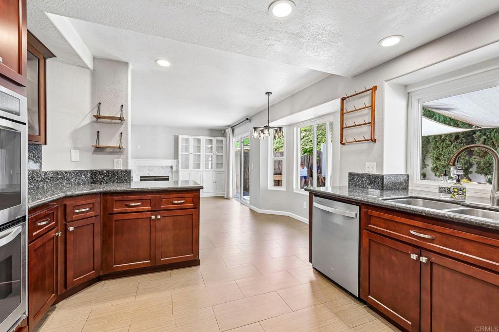 10168 Diamond Head Court Property Photo 11