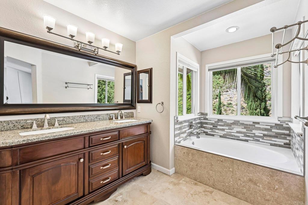 10168 Diamond Head Court Property Photo 21