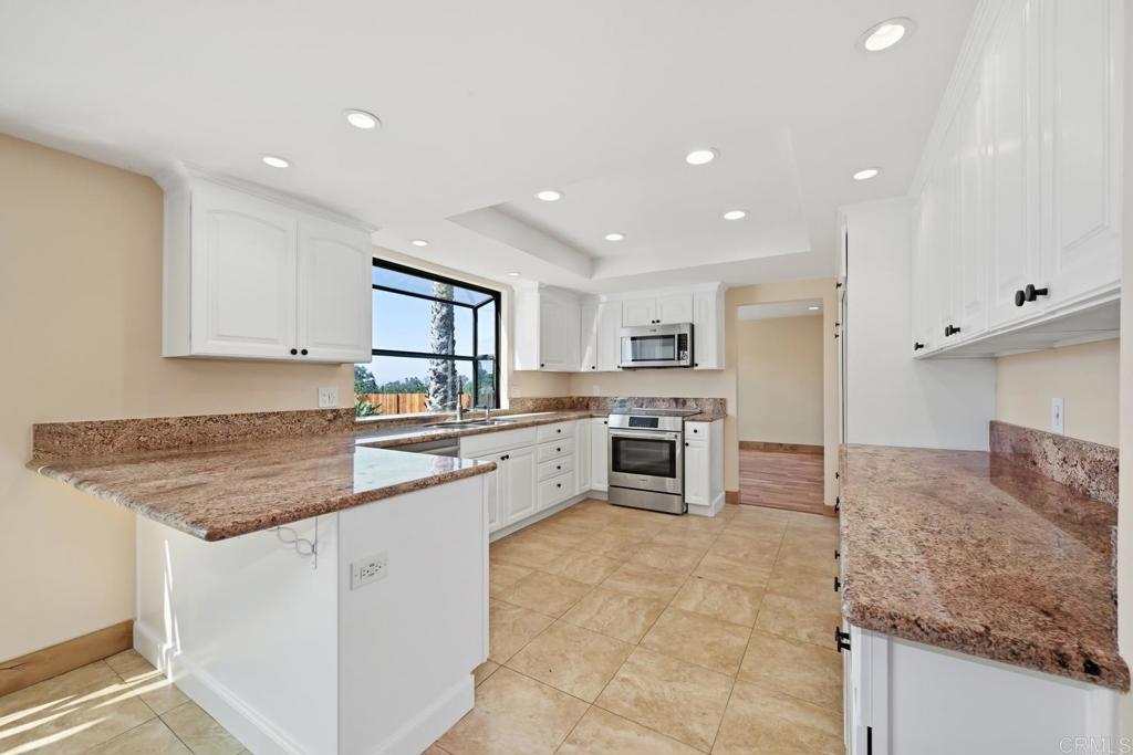 1820 Elevado Road Property Photo 12