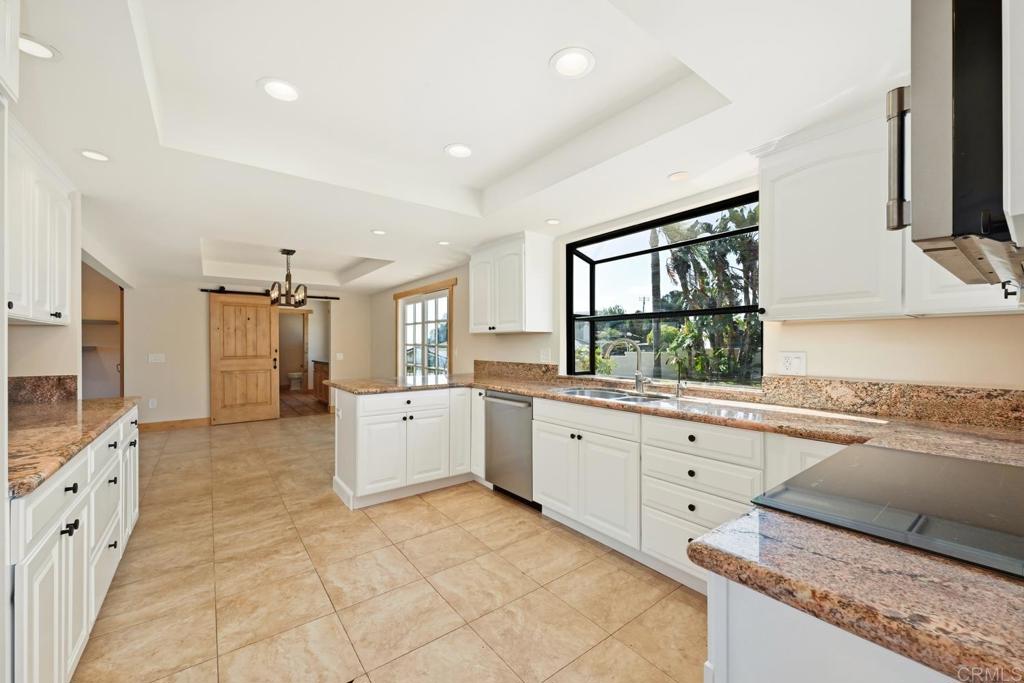 1820 Elevado Road Property Photo 14