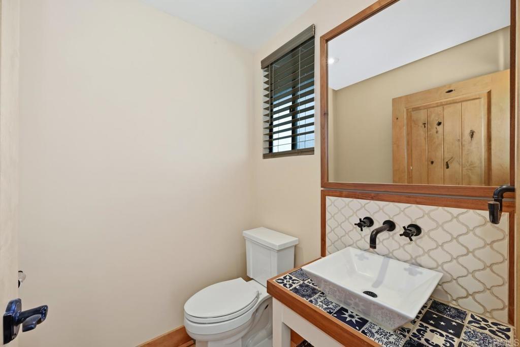 1820 Elevado Road Property Photo 18