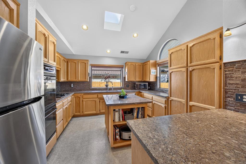 23543 Oriente Way Property Photo 17